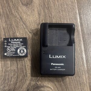 Panasonic Lumix Charger and Battery Pack - Black